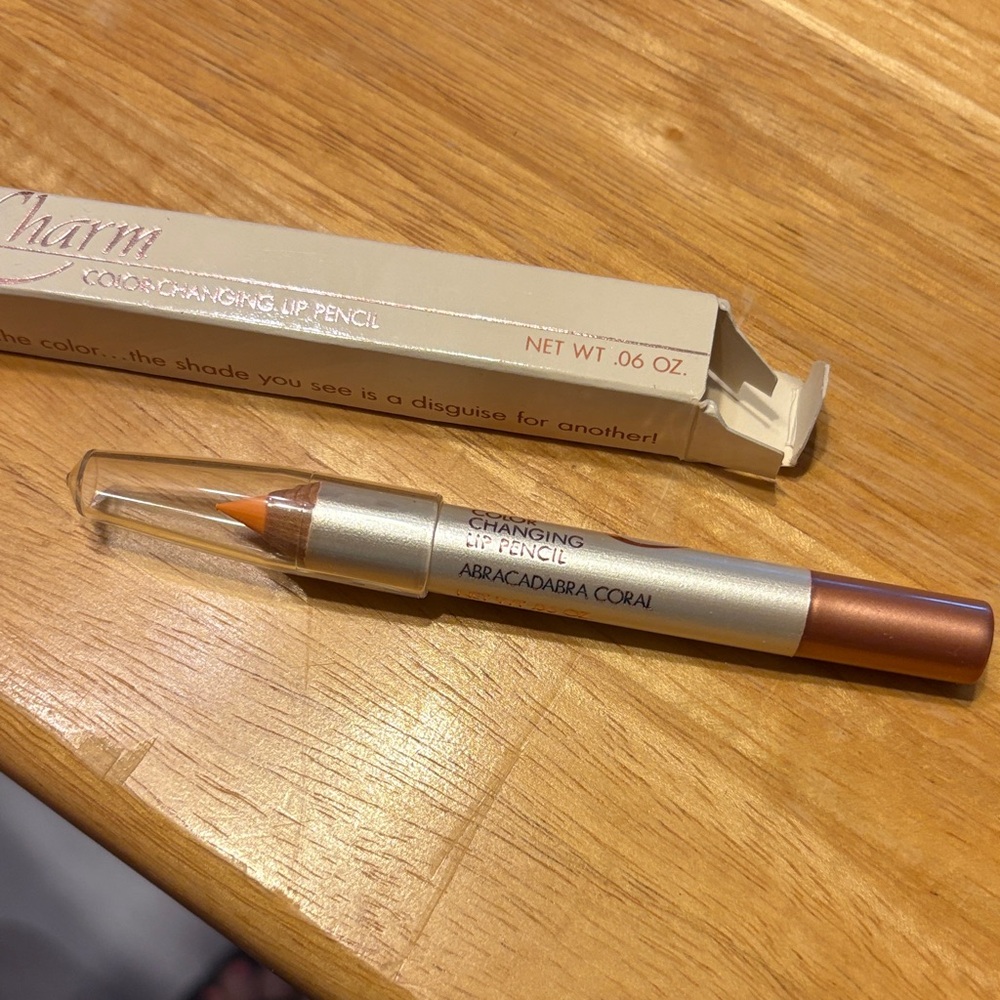 Avon Abracadabra Coral Lip Pencil